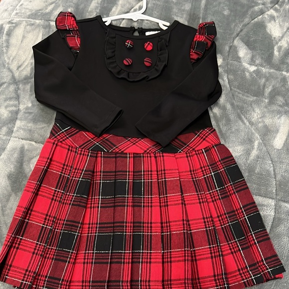 Rare Collections Black and Red Dress. One of my favorites on—looks beautiful! - Picture 3 of 6